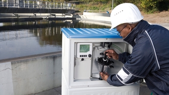 Automatische monstername-apparatuur voor afvalwater, rioolsystemen en oppervlaktewater