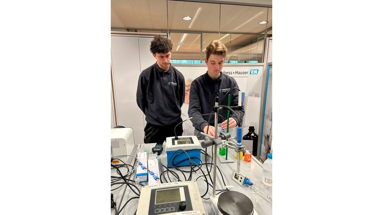 Praktische Sessies tijdens een gezamenlijk evenement tussen Endress+Hauser en Van Doren Engineers