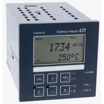 Liquisys De CLM223 is een compact paneelinstrument voor geleidbaarheid, resistiviteit en concentratie.