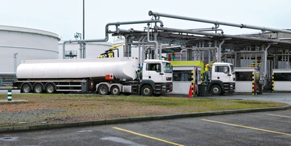 Olie- en gasinstallatie met meetskids van Endress+Hauser voor het laden en lossen van vloeistoffen