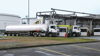 Olie- en gasinstallatie met meetskids van Endress+Hauser voor het laden en lossen van vloeistoffen