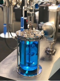 Productafbeelding bIO-Optics, aangesloten op Raman Rxn-sonde geïnstalleerd in een bioreactor