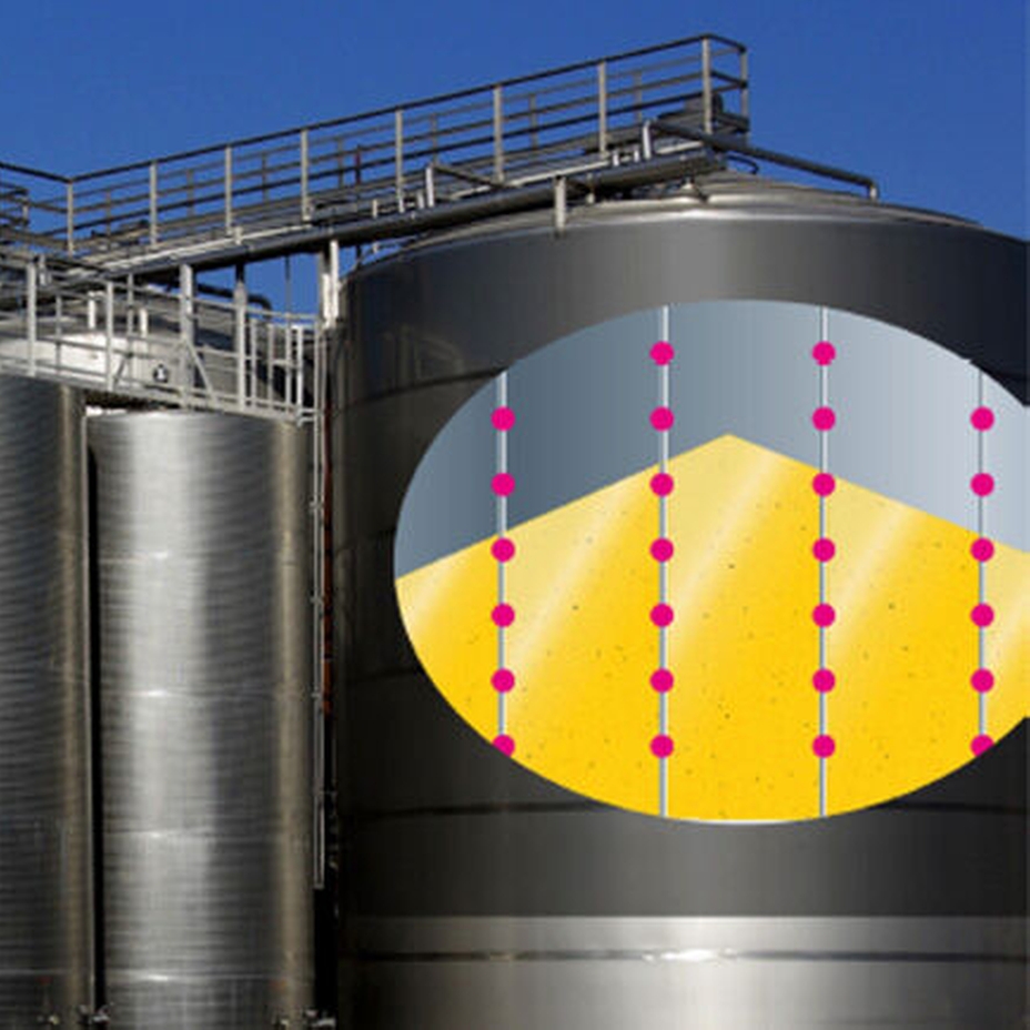 Cross-section of a food silo with installed multi-point thermometers