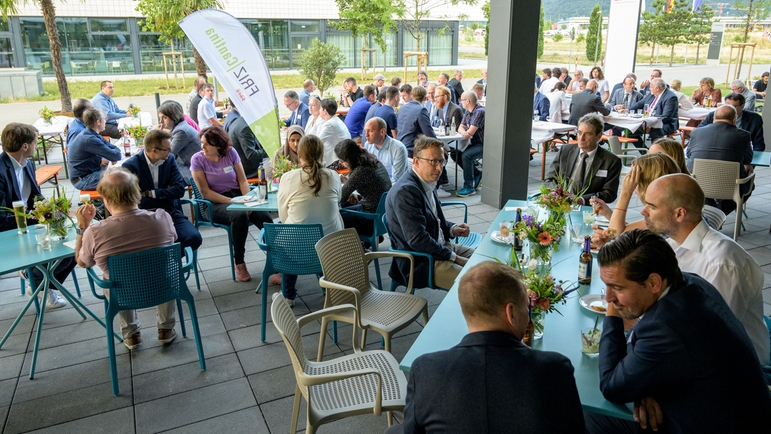 Endress+Hauser vierde de opening van het nieuwe innovatiecluster in Freiburg.