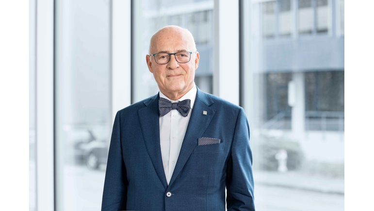 Dr Klaus Endress heeft zijn actieve betrokkenheid bij het bedrijf beëindigd.